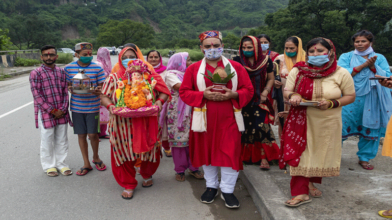 Ινδία: Τα 3,6 εκατομμύρια έφθασαν τα κρούσματα μόλυνσης