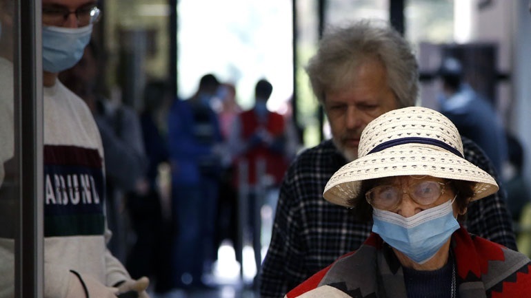 Δραματική η κατάσταση στη Σερβία: 13 νεκροί και 344 κρούσματα σε ένα 24ωρο