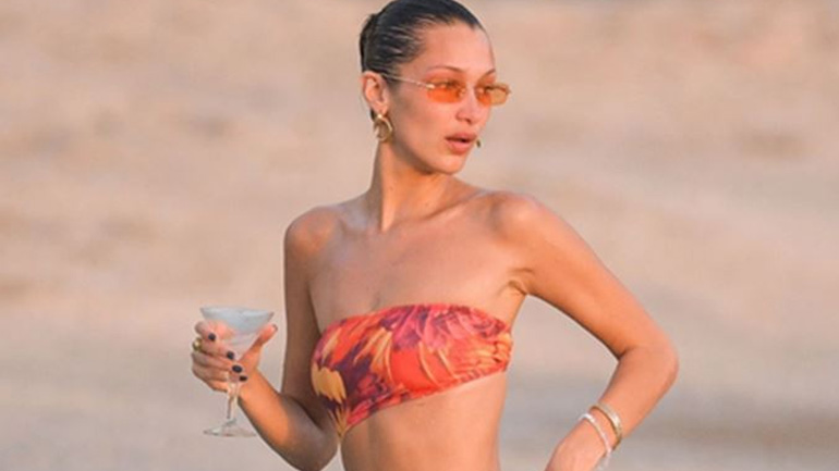 Η Bella Hadid ποζάρει με το πιο αποκαλυπτικό μπικίνι στο Instagram