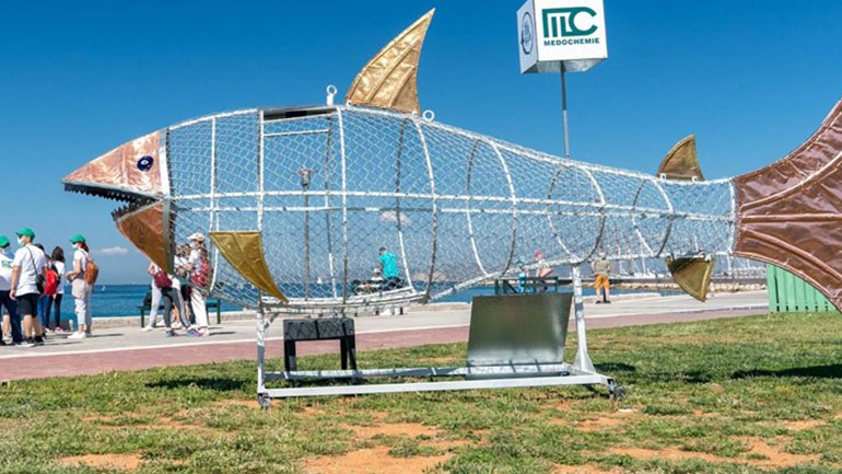 Σάββας: Ο καρχαρίας που «τρώει» πλαστικά στον Άλιμο