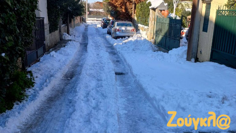 Καταγγελία: Καθαρίζουν τις εισόδους και τα πάρκινγκ καταστημάτων και όχι τις κεντρικές αρτηρίες