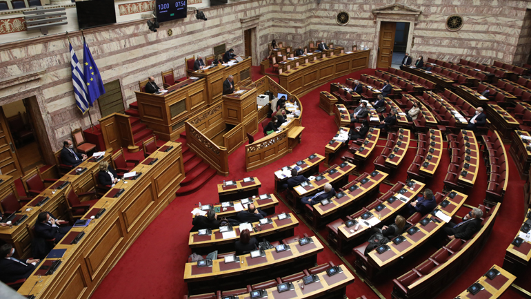 Συνεχίζεται για δεύτερη ημέρα στη Βουλή η συζήτηση για την πρόταση μομφής