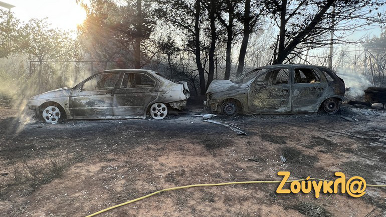 Πυρκαγιά στην Πεντέλη: Στις φλόγες σπίτια και περιουσίες σε Γέρακα, Πεντέλη και Ανθούσα Πυρκαγιά στην Πεντέλη: Στις φλόγες σπίτια και περιουσίες σε Γέρακα, Πεντέλη και Ανθούσα