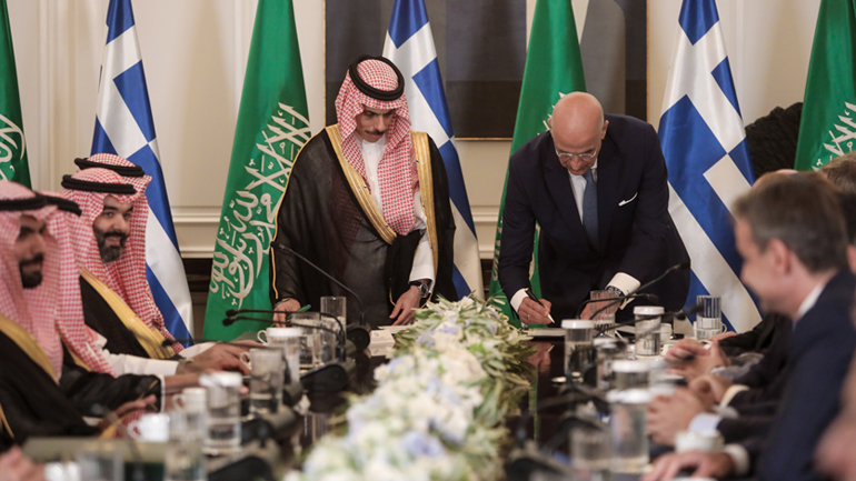 Υπογράφηκαν σημαντικές συμφωνίες κατά τη συνάντηση Μητσοτάκη – Μπιν Σαλμάν