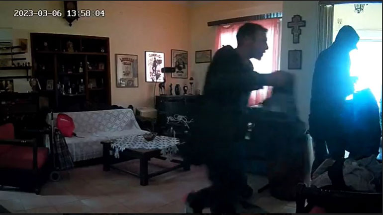 Έκλεψαν σπίτι στα Πατήσια για τρίτη φορά σε ένα μήνα – Δείτε τι κατέγραψε η κάμερα