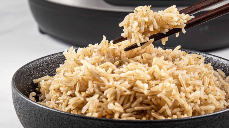 Τι κάνει το καστανό ρύζι υγιεινό;