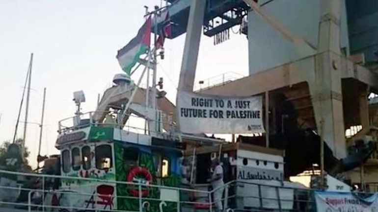 Το ισραηλινό πολεμικό ναυτικό οδηγεί πλοίο ακτιβιστών στο λιμάνι του Ασντόντ