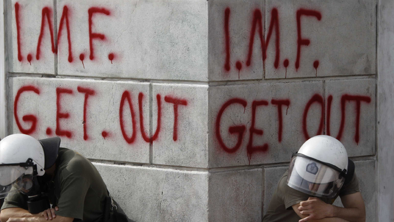 To ΔΝΤ συμμετέχει στο ελληνικό πρόγραμμα μόνο με ελάφρυνση του χρέους