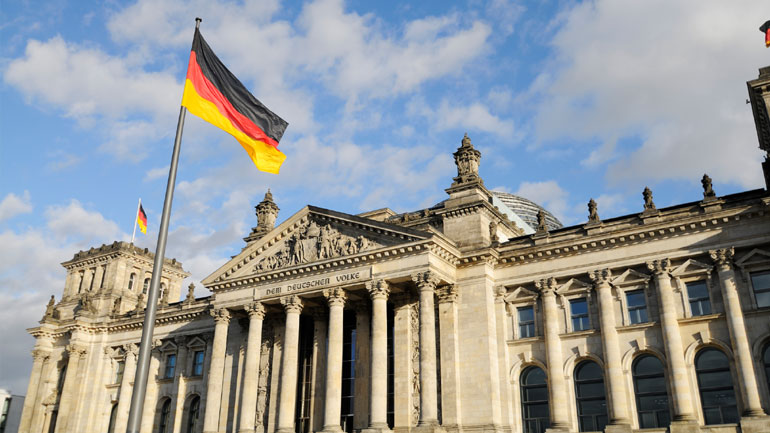 Βερολίνο: Η Ελλάδα πρέπει να εφαρμόσει πιστά το μνημόνιο