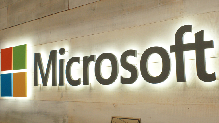 Δεν ματαιώνονται τα επενδυτικά σχέδια της Microsoft στην Ελλάδα