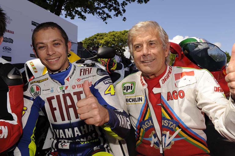 Valentino Rossi - Giacomo Agostini: Δύο αναβάτες που... κατέχουν το μεγαλύτερο ποσοστό της ιστορίας των αγώνων μοτοσικλέτας σε παγκόσμιο επίπεδο... 