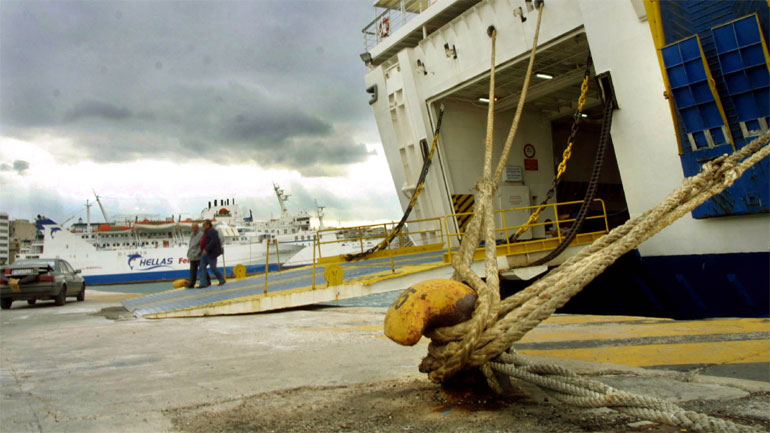 Απαγόρευση απόπλου σε λιμάνια όλης της χώρας