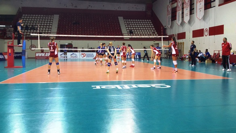 Βόλεϊ: Άνετα ο Ολυμπιακός, 3-0 τον ΑΟ Θήρας