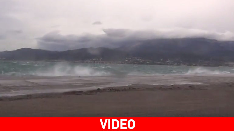 Αντίρριο: Βγήκε η θάλασσα έξω…