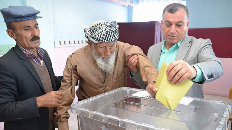 O Μεχμέτ Εσέν φέρεται ως ο γηραιότερος Τούρκος ψηφοφόρος, ηλικίας 130 ετών 