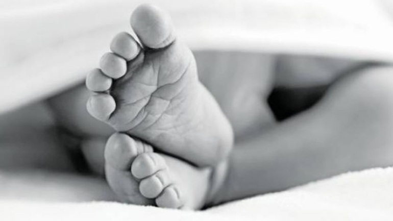 Λάρισα: Πρόσφυγας γέννησε το τέταρτο παιδί της