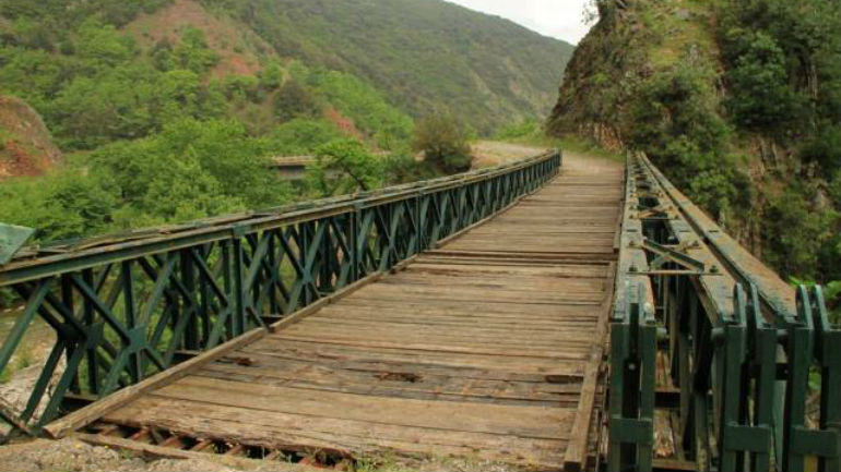 Αιτωλοακαρνανία: Ερίζουν για τη μεταφορά της γέφυρας