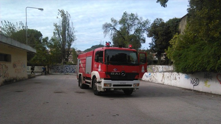 Φωτιά στο κτίριο του πάρκου στο Αγρίνιο