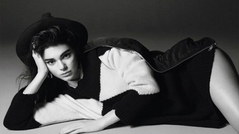 Kendall Jenner: Τα πυκνά φρύδια είναι μόδα