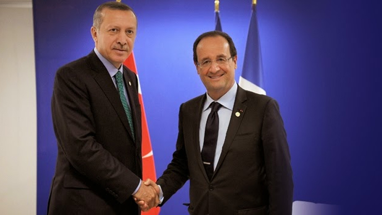 Ολάντ καλεί Ερντογάν να ενώσει την Τουρκία