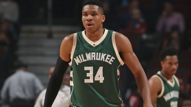 Eντυπωσιακός και πάλι ο Γιάννης Αντετοκούνμπο