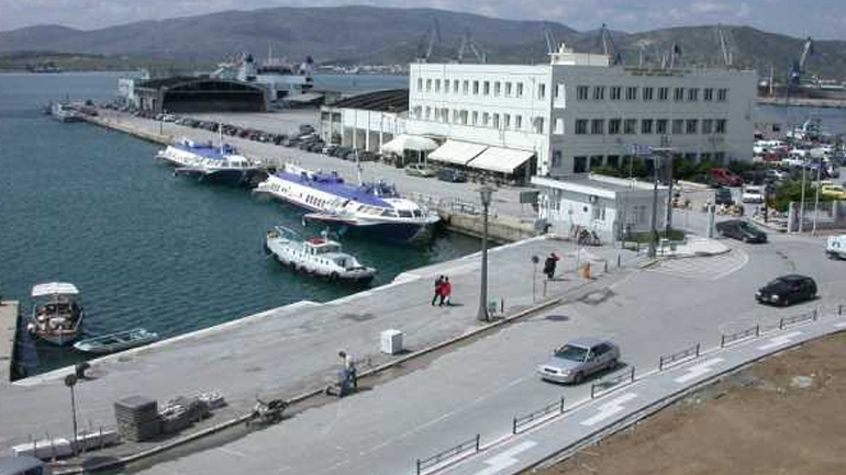 Δεμένα για δεύτερη μέρα τα πλοία στα λιμάνια