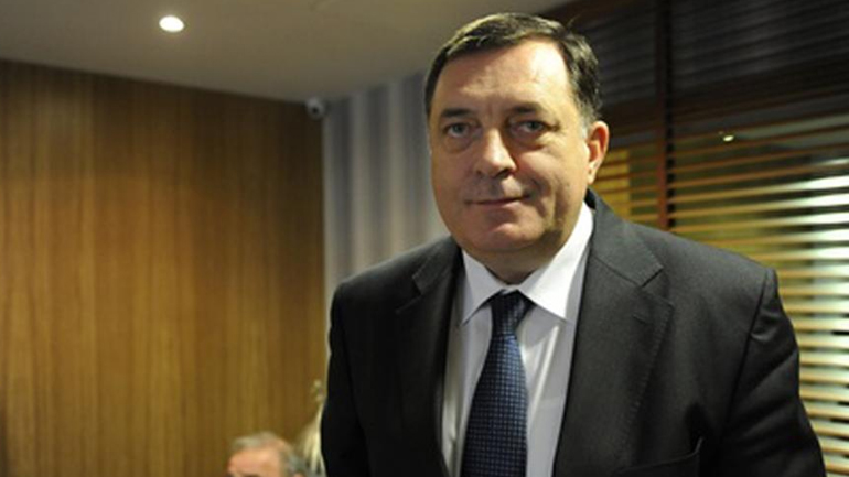 Ο πρόεδρος της Σερβικής Δημοκρατίας υπέβαλε μήνυση στον… εαυτό του!