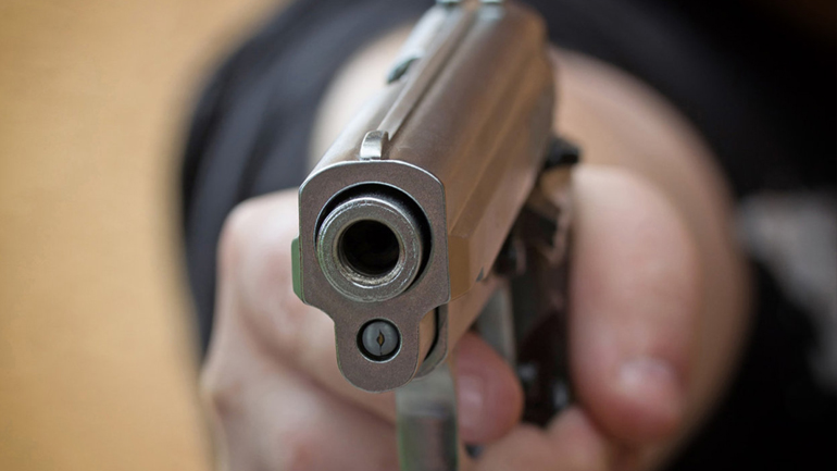 Άλιμος: 70χρονος απείλησε με όπλα γείτονά του επειδή… τάιζε αδέσποτες γάτες