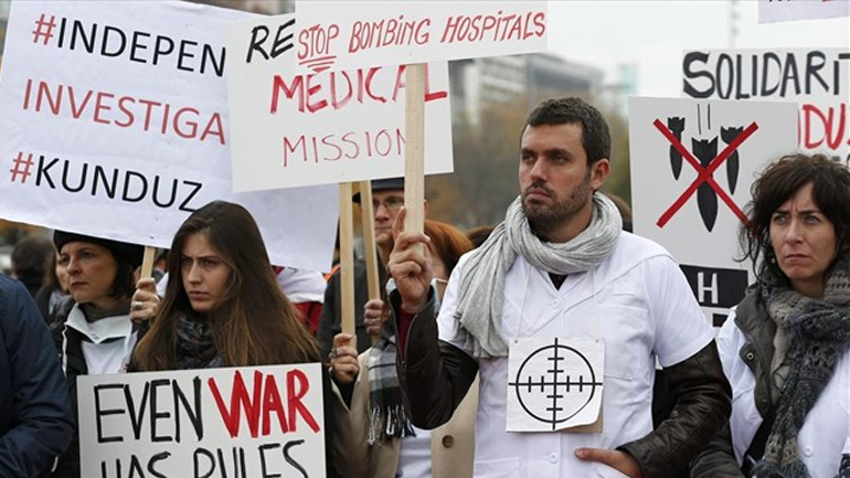 Γιατροί Χωρίς Σύνορα: Διαδήλωση στη Γενεύη κατά των βομβαρδισμών νοσοκομείων