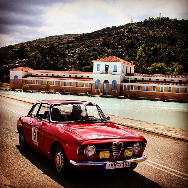 Τα κλασικά αυτοκίνητα κοσμούν το σπορ... Ωστόσο οι εκδηλώσεις θα πρέπει να τηρούν τα αυτονόητα...