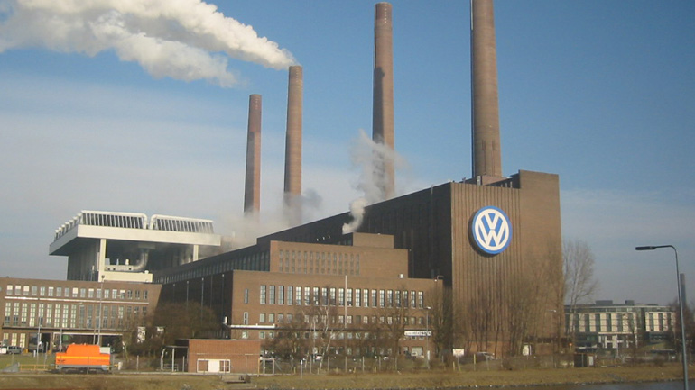 Νέα μπλεξίματα για τη VW