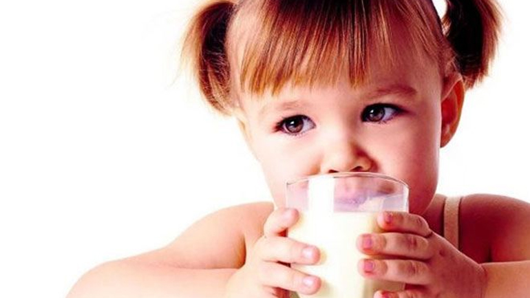 Παιδική παχυσαρκία: Τι ρόλο παίζει η σύσταση του μητρικού γάλακτος