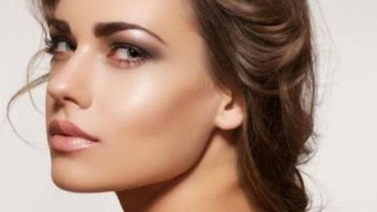 Σύσφιγξη προσώπου με… ούζο!