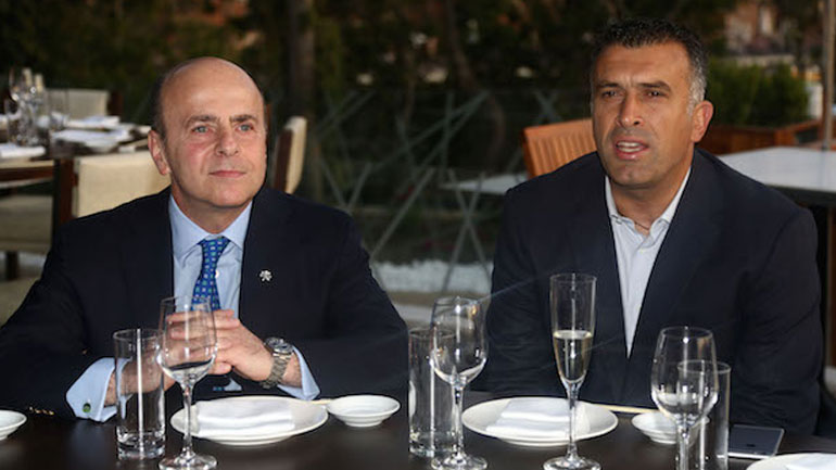 Αποχαιρετιστήριο γεύμα σε Αναστασίου