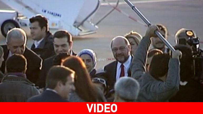 Ο Αλέξης Τσίπρας υποδέχθηκε τον Σουλτς στο «Ελ. Βενιζέλος»