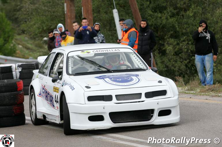 Το δεύτερο αγωνιστικό της ομάδας, ένα Ford Sierra RS 500 με το οποίο τρέχει ο Ανδρέας Κεχαγιάς...