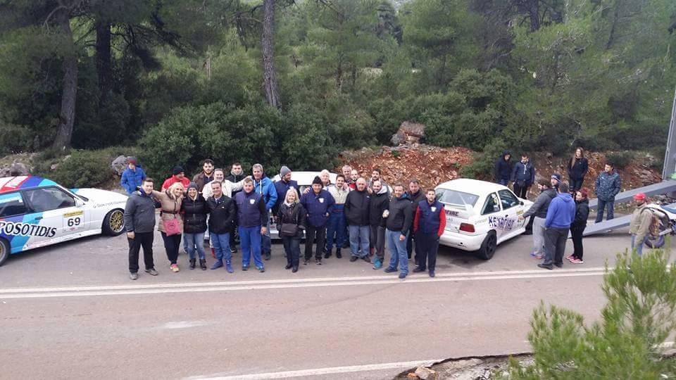 Για να κερδίσει ένας πρέπει να εργαστούν πολλοί... 