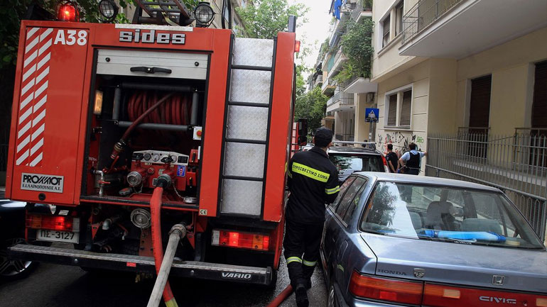 Φωτιά σε διαμέρισμα στο Περιστέρι