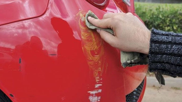 Μεθυσμένος οδηγός χτύπησε 15 αμάξια στο κέντρο της Λάρισας