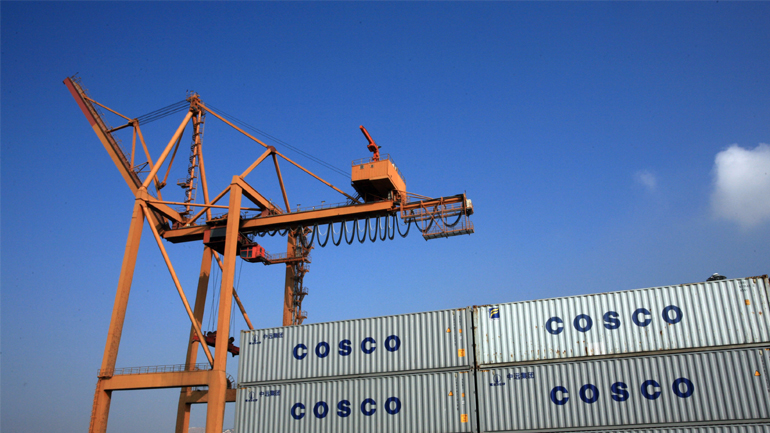 Επιτάχυνση των επενδύσεων της Cosco στον Πειραιά