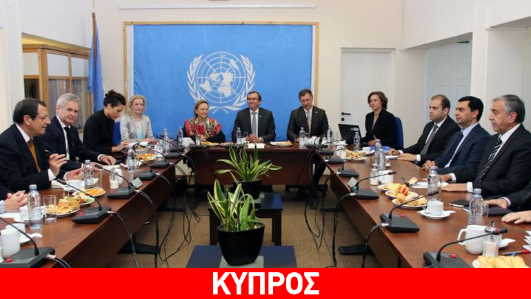 Κύπρος: Σε ψαροταβέρνα συνέχισαν τις συνομιλίες Αναστασιάδης-Ακιντζί