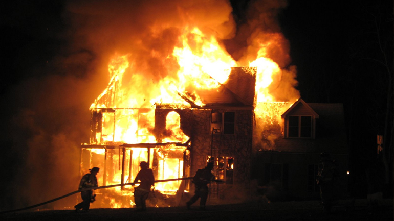 Στις φλόγες διώροφη κατοικία στο Διδυμότειχο