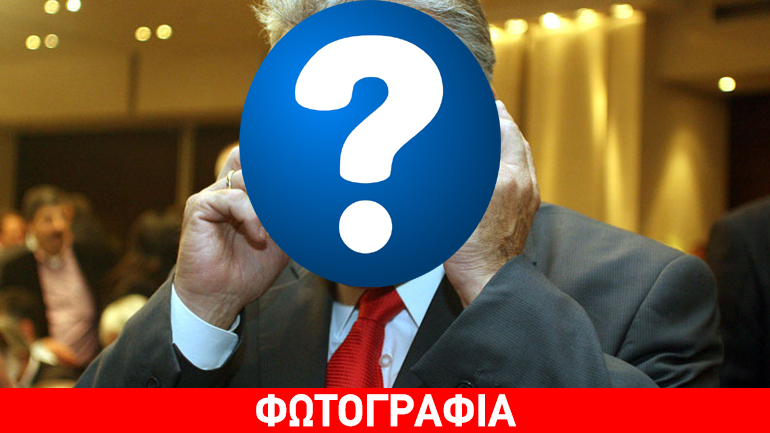 «Διαδηλώνει» κατά του Φίλη με ποντιακή φορεσιά