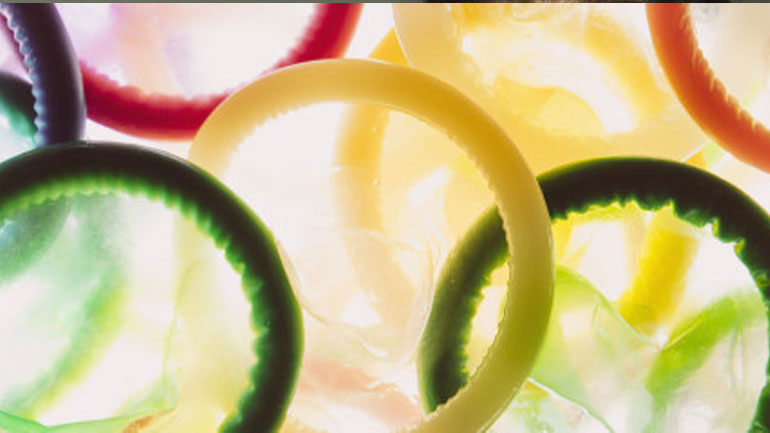 Αυτό και αν είναι δίλημμα: «Σε δημοψήφισμα το προφυλακτικό»