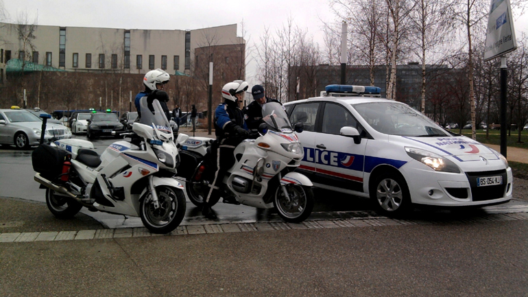 Επαναφέρει τους ελέγχους στα σύνορά της η Γαλλία