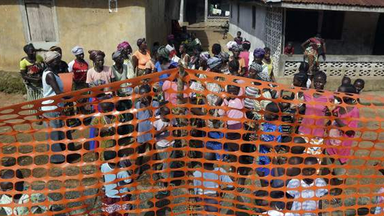 Σιέρα Λεόνε: Κορίτσια ζουν την ταπείνωση – Τα εξετάζουν για εγκυμοσύνη μπροστά στους συμμαθητές τους