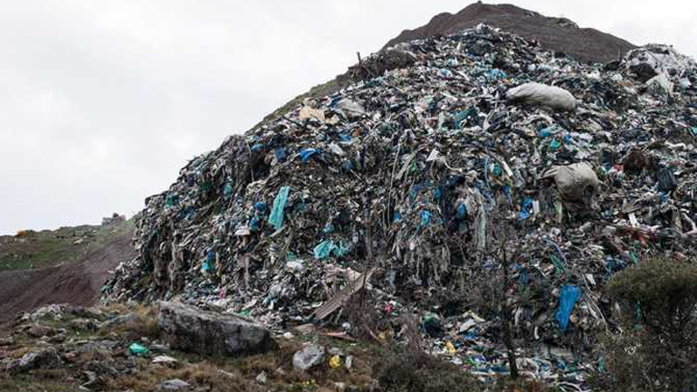 Πρόστιμο 30.000 ευρώ στον Δήμο Τρίπολης για ανεξέλεγκτη απόθεση απορριμμάτων
