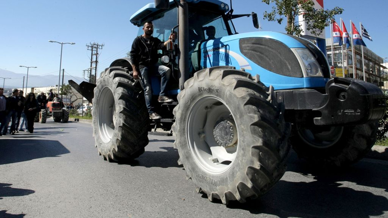 Συλλαλητήριο αγροτών και κτηνοτρόφων στον κόμβο της Άρτας