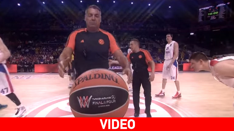 Αφιέρωμα της Ευρωλίγκας στους διαιτητές Αφιέρωμα της Ευρωλίγκας στους διαιτητές