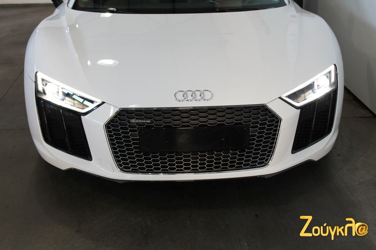 Tα φώτα στο εμπρός τμήμα είναι τεχνολογίας LED 